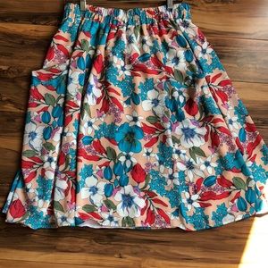 Mid length skirt